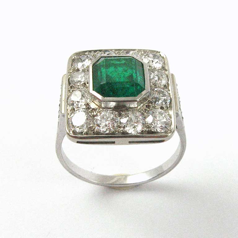 Smaragd Diamant Ring in Weissgold, Ansicht von oben