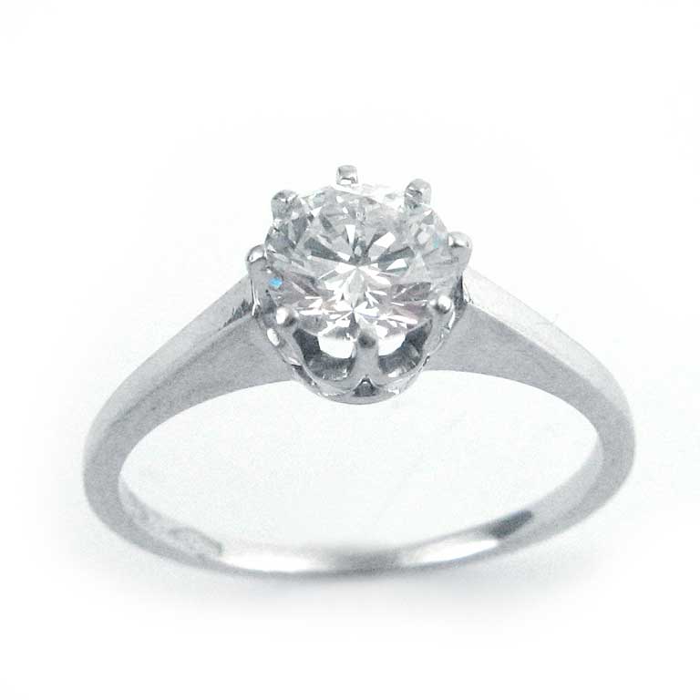 Solitaire-Ring mit Brillant